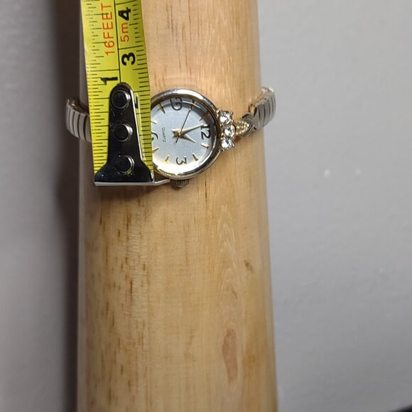 Pretty 6 Inch Gold Tone Stretch Watch With Clear Stones - Picture 12 of 13